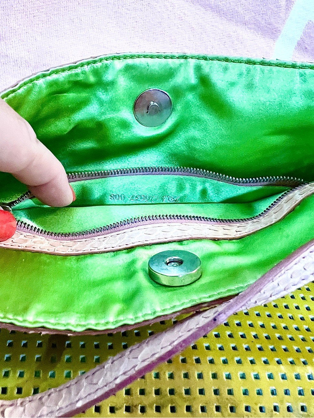 FENDI🌟Golden-yellow neon green Patent Perforated Shoulder Bag with Pink! - Picture 10 of 14